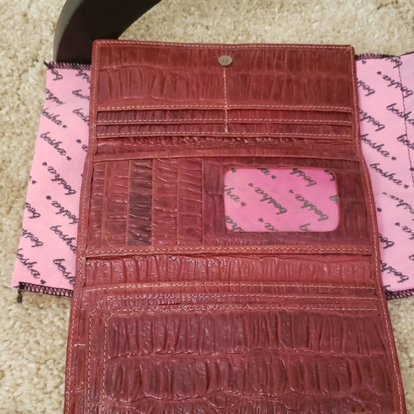 Besha Ruched Wallet - Picture 4 of 4